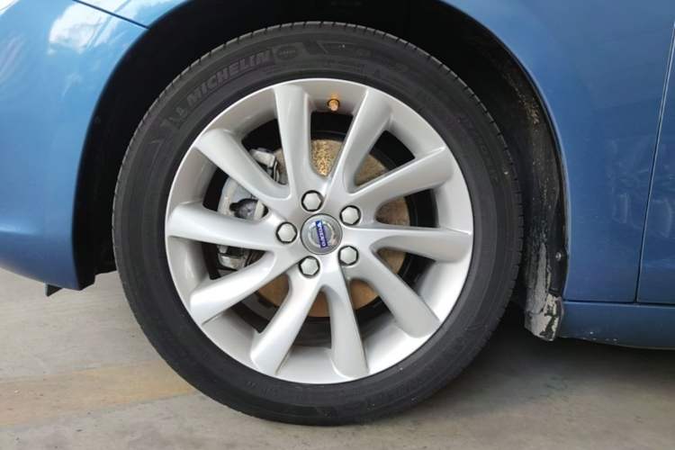 Used Volvo V60 2015 T5 Zhiyi Edition Left Front Wheel Hub