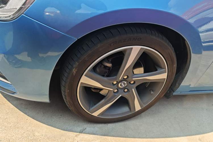 Used Volvo V60 2015 T5 Zhiyi Personalized Sport Edition Left Front Wheel Hub