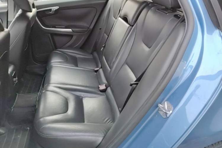 Used Volvo V60 2015 T5 Zhiyi Edition Left Rear Seat