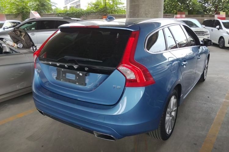 Used Volvo V60 2015 T5 Zhiyi Edition Rear Right 45 Deg