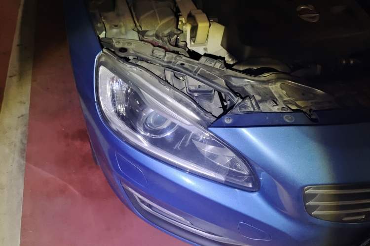 Used Volvo V60 2015 T5 Zhiyi Edition Right Front Headlight