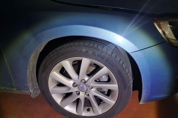 Used Volvo V60 2015 T5 Zhiyi Edition Right Front Wheel Hub