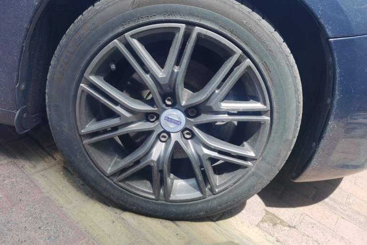 Used Volvo V60 2015 T5 Zhiyi Edition Right Front Wheel Hub