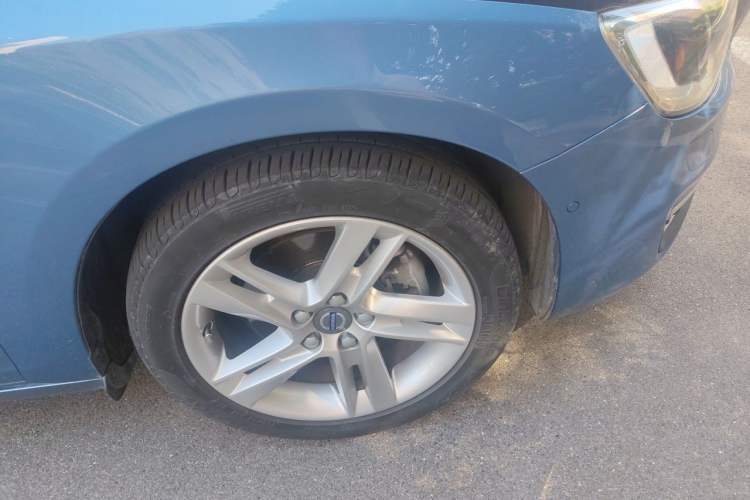 Used Volvo V60 2015 T5 Zhiya Edition Right Front Wheel Hub