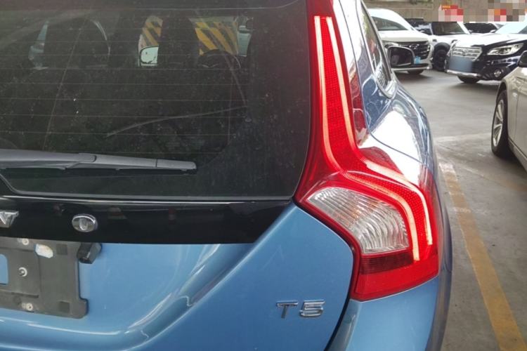 Used Volvo V60 2015 T5 Zhiyi Edition Right Rear Taillight