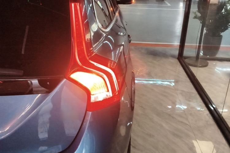 Used Volvo V60 2015 T5 Zhiyi Edition Right Rear Taillight