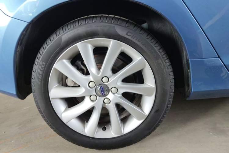 Used Volvo V60 2015 T5 Zhiyi Edition Right Rear Wheel Hub