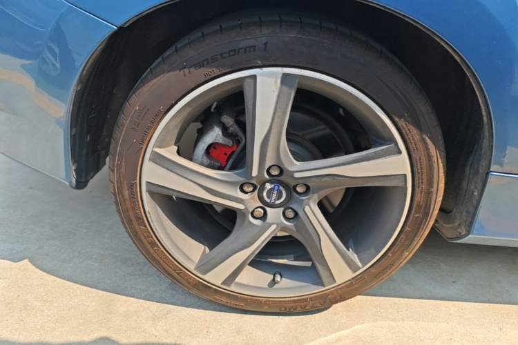 Used Volvo V60 2015 T5 Zhiyi Personalized Sport Edition Right Rear Wheel Hub