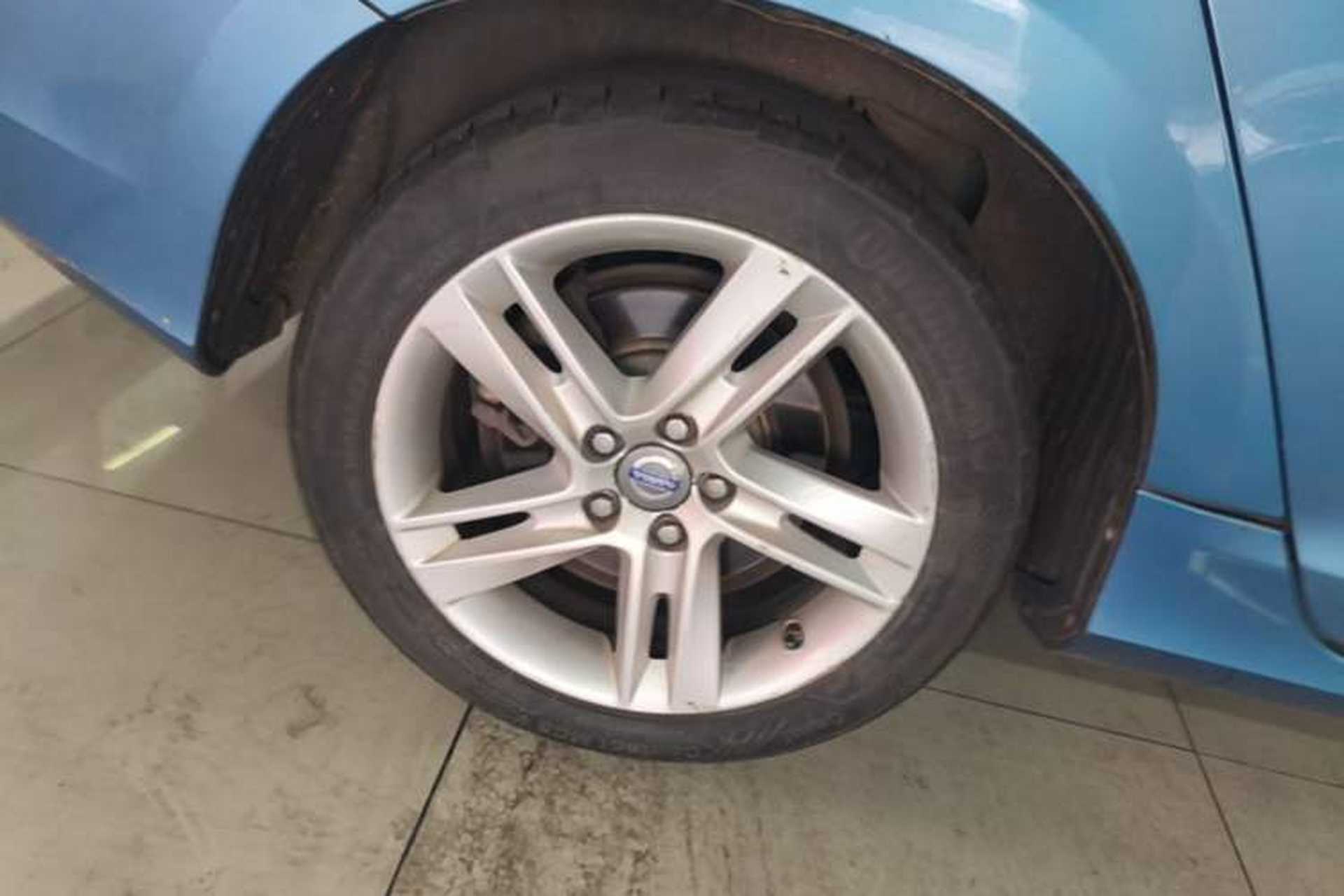 Used Volvo V60 2015 T5 Zhiya Edition Right Rear Wheel Hub