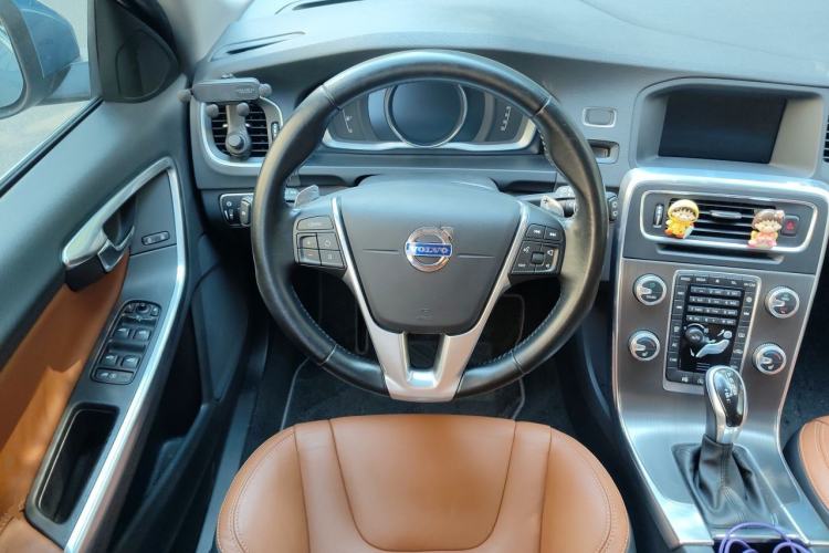 Used Volvo V60 2015 T5 Zhiya Edition Steering Wheel