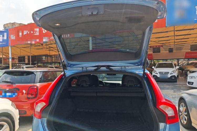 Used Volvo V60 2015 T5 Zhiyi Personalized Sport Edition Trunk