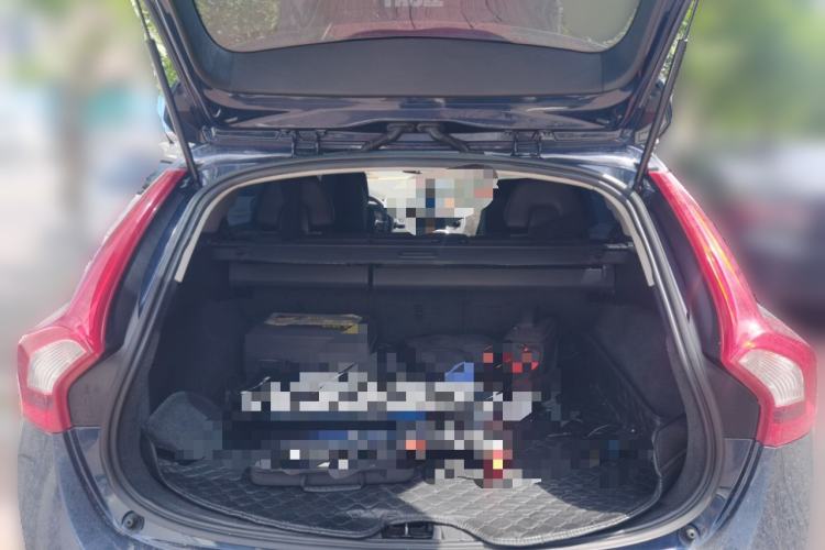 Used Volvo V60 2015 T5 Zhiyi Edition Trunk