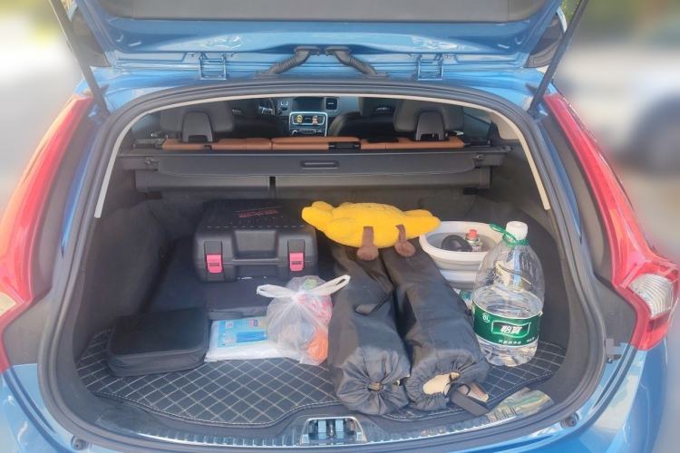 Used Volvo V60 2015 T5 Zhiya Edition Trunk