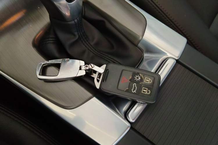 Used Volvo V60 2015 T5 Zhiyi Edition Vehicle Key