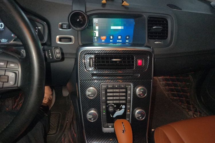 Used Volvo V60 2015 T5 Zhiya Edition Audio And AC Panel