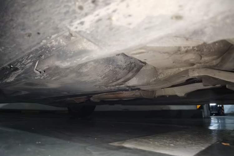 Used Volvo V60 2015 T5 Zhiyi Edition Chassis Front Right