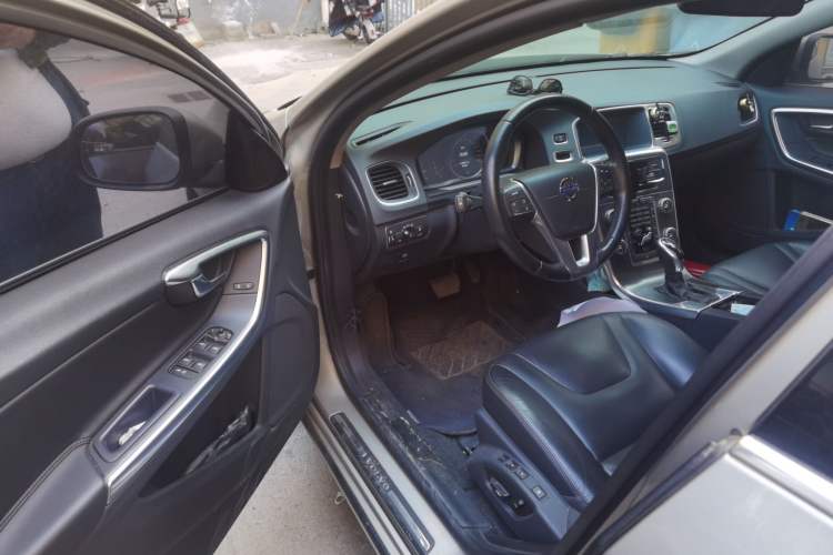 Used Volvo V60 2015 T5 Zhiyi Edition Driver Seat