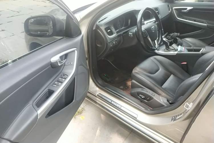 Used Volvo V60 2015 T5 Zhiyi Edition Driver Seat