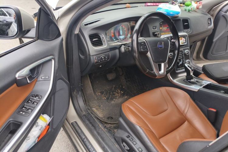 Used Volvo V60 2015 T5 Zhiyi Edition Driver Seat