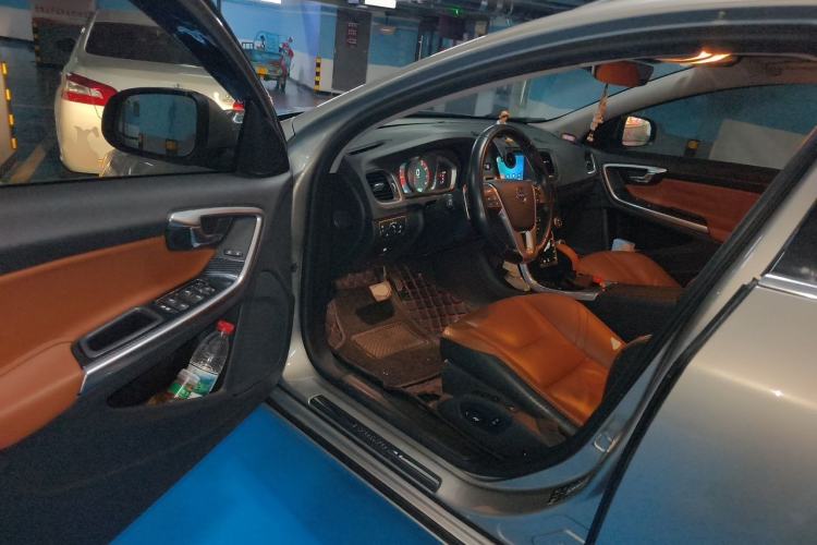 Used Volvo V60 2015 T5 Zhiya Edition Driver Seat