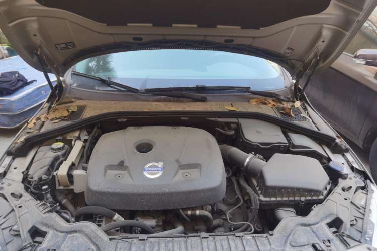 Used Volvo V60 2015 T5 Zhiyi Edition Engine Bay