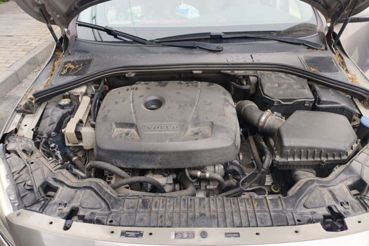 Used Volvo V60 2015 T5 Zhiyi Edition Engine Bay
