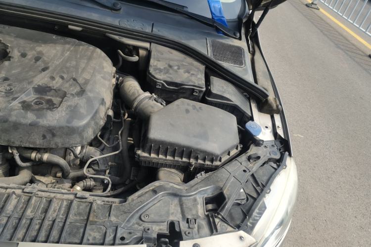 Used Volvo V60 2015 T5 Zhiyi Edition Engine Bay Left