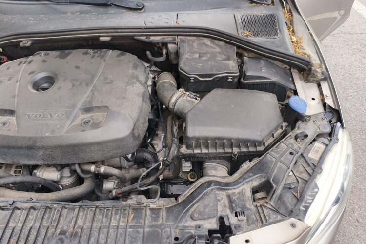 Used Volvo V60 2015 T5 Zhiyi Edition Engine Bay Left