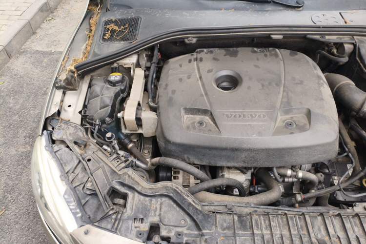 Used Volvo V60 2015 T5 Zhiyi Edition Engine Bay Right