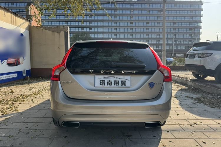Used Volvo V60 2015 T5 Zhiya Edition Exterior 4