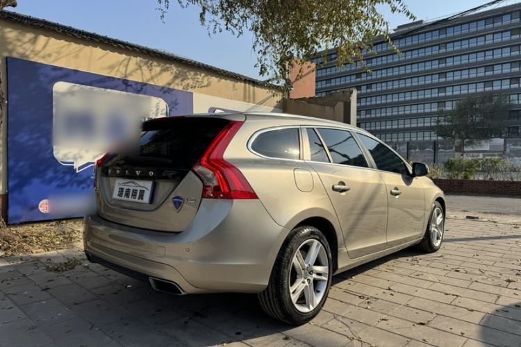 Used Volvo V60 2015 T5 Zhiya Edition Exterior 5