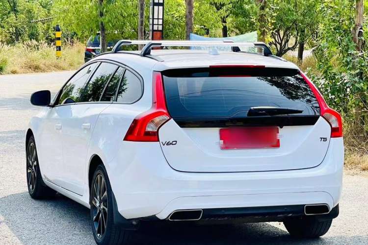 Used Volvo V60 2015 T5 Zhiyi Edition Exterior 6