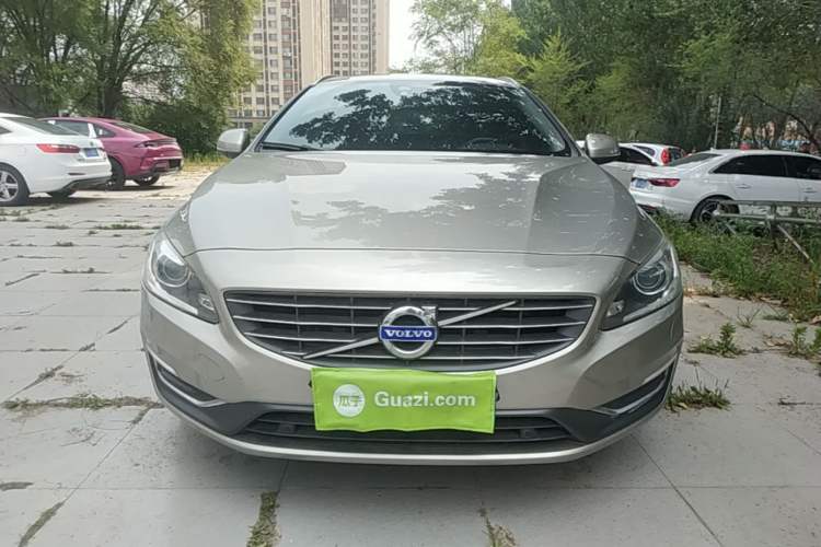 Used Volvo V60 2015 T5 Zhiyi Edition Front