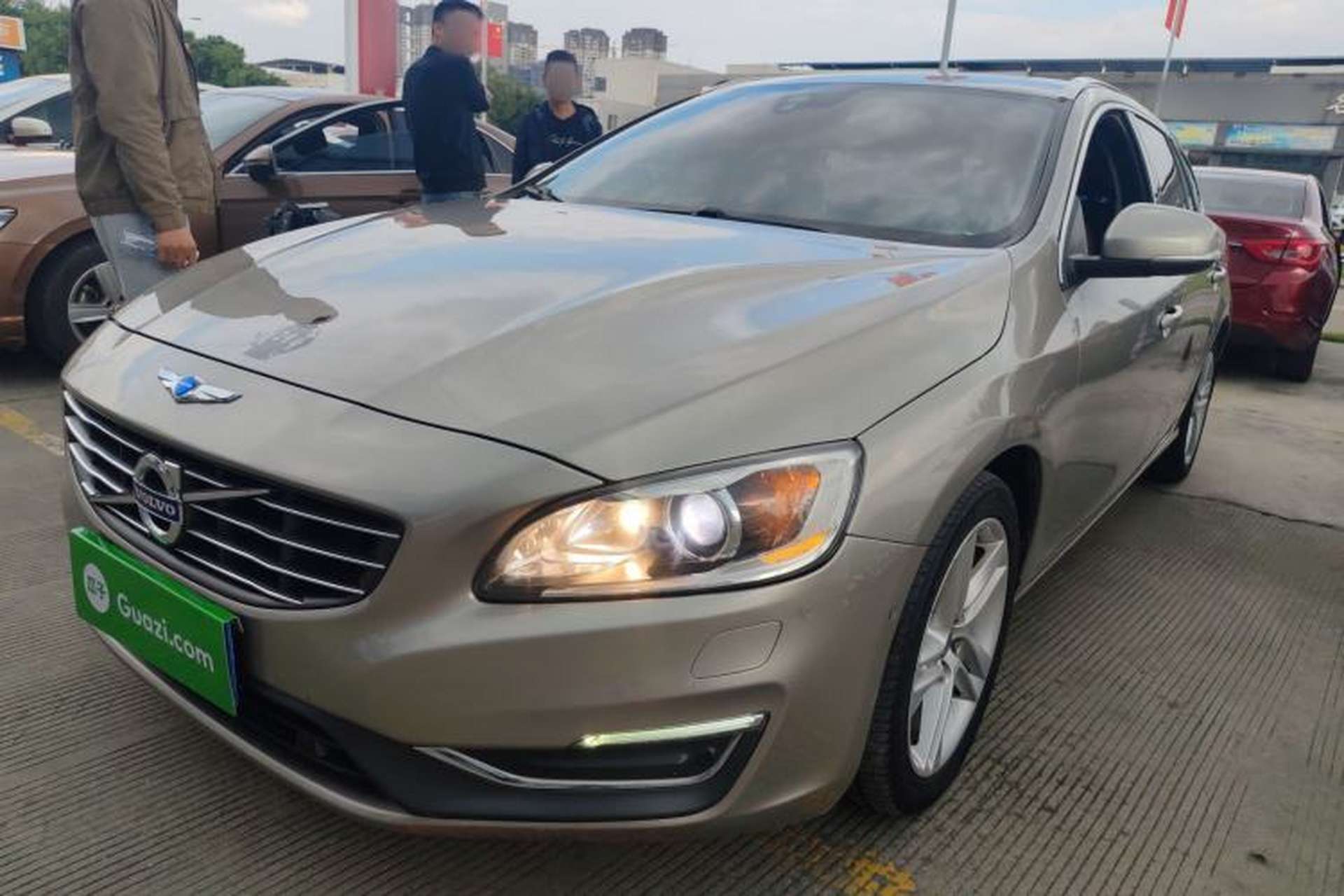 Used Volvo V60 2015 T5 Zhiya Edition Front Left 45 Deg