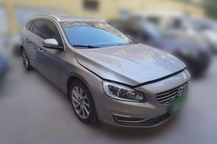 Used Volvo V60 2015 T5 Zhiyi Edition Front Right 45 Deg