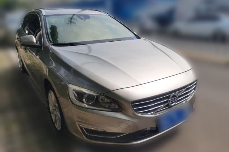 Used Volvo V60 2015 T5 Zhiyi Edition Front Right 45 Deg