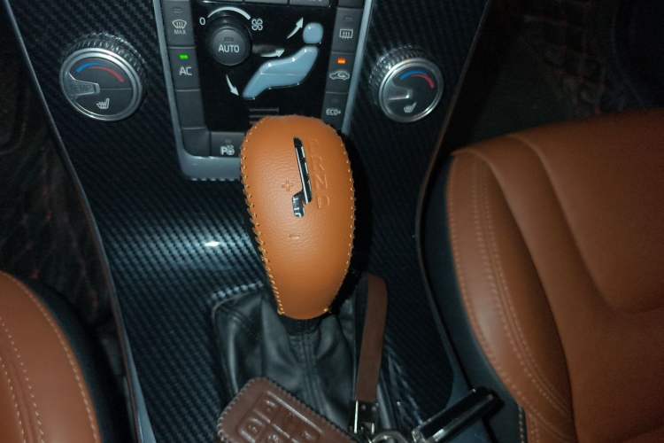 Used Volvo V60 2015 T5 Zhiya Edition Gear Lever