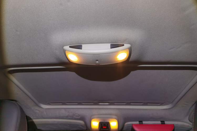 Used Volvo V60 2015 T5 Zhiyi Edition Headliner