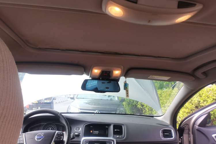 Used Volvo V60 2015 T5 Zhiyi Edition Headliner