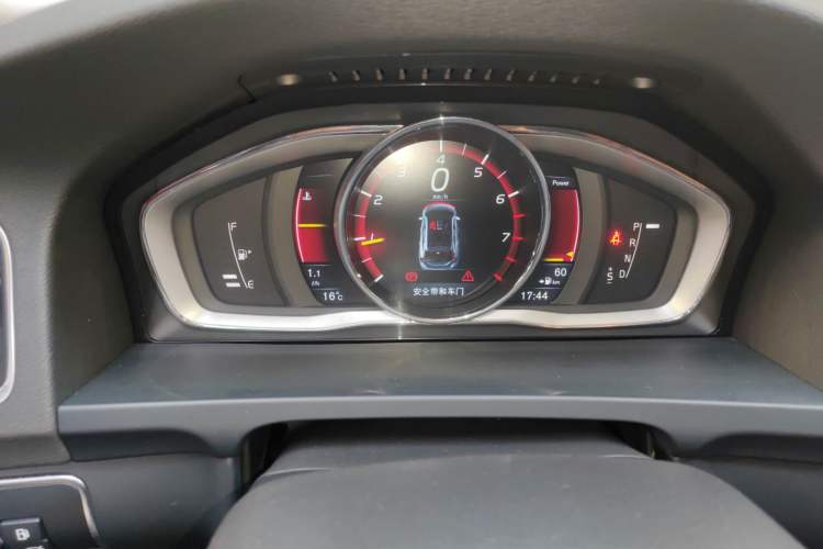 Used Volvo V60 2015 T5 Zhiya Edition Instrument Cluster
