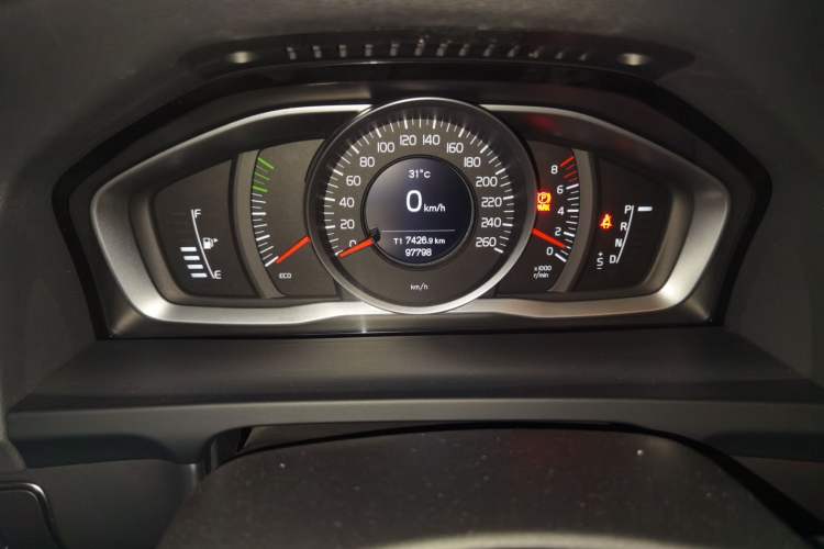 Used Volvo V60 2015 T5 Zhiyi Edition Instrument Cluster