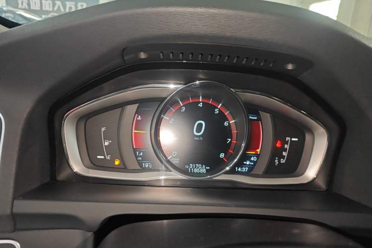 Used Volvo V60 2015 T5 Zhiya Edition Instrument Cluster