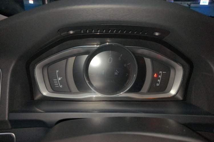 Used Volvo V60 2015 T5 Zhiya Edition Instrument Cluster