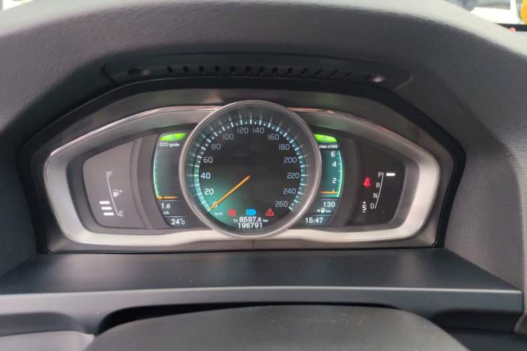 Used Volvo V60 2015 T5 Zhiya Edition Instrument Cluster