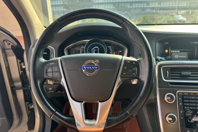 Used Volvo V60 2015 T5 Zhiya Edition Interior 2