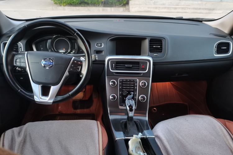 Used Volvo V60 2015 T5 Zhiya Edition Interior 2