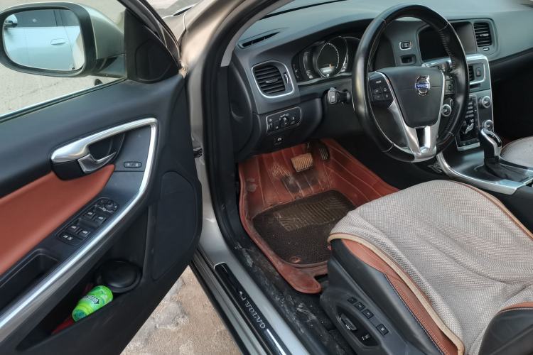 Used Volvo V60 2015 T5 Zhiya Edition Interior 3
