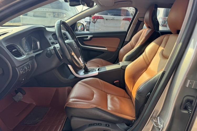 Used Volvo V60 2015 T5 Zhiya Edition Interior 5