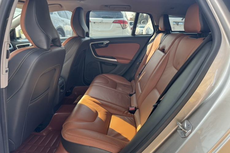Used Volvo V60 2015 T5 Zhiya Edition Interior 6