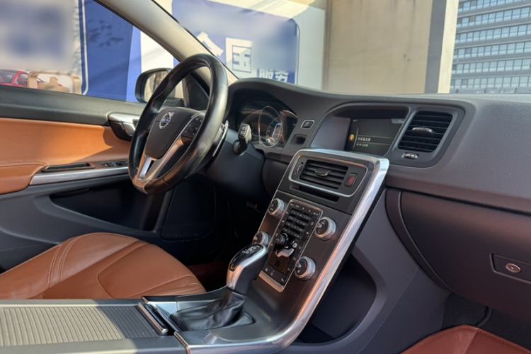 Used Volvo V60 2015 T5 Zhiya Edition Interior 9